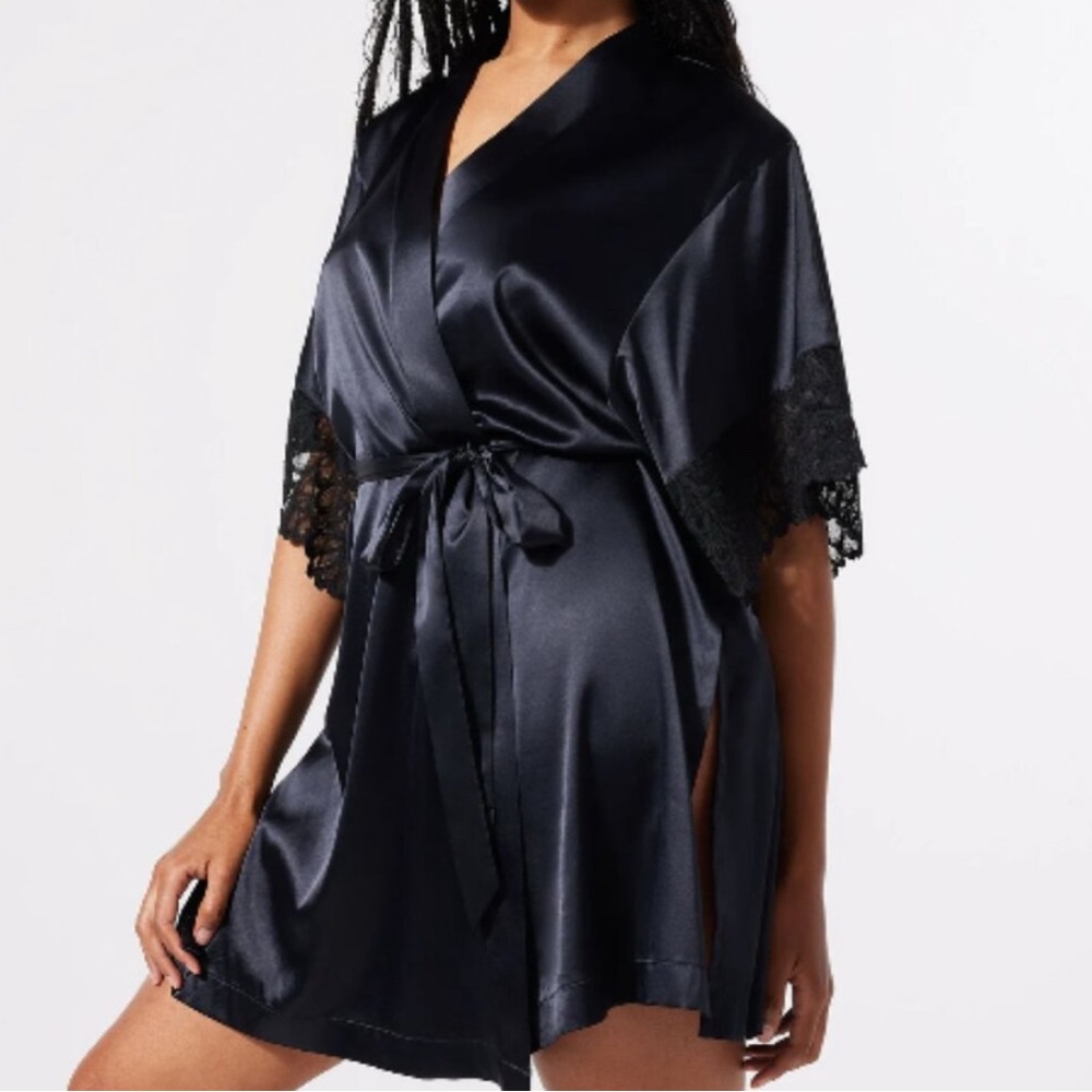 Savage X Fenty Black Satin Lace Robe